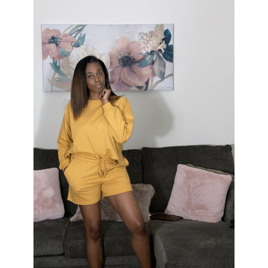 The Essentially Basic Short Set Golden Mustard - Sets